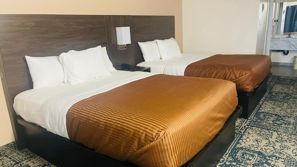 Falls Lodge & Suites