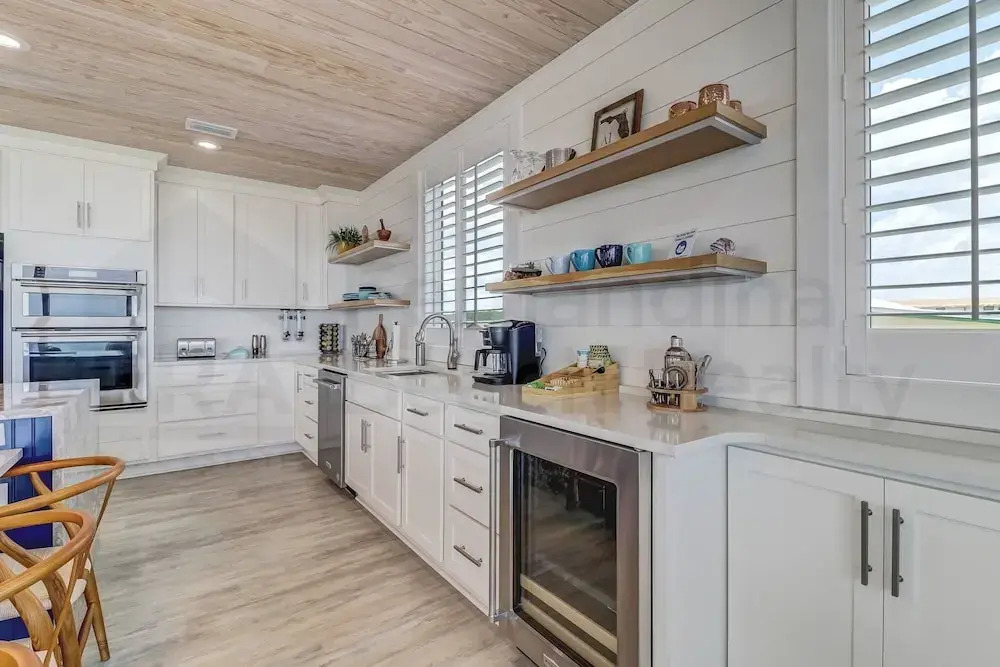 226 Sf 2nd Floor 3 Bedroom Townhouse by RedAwning