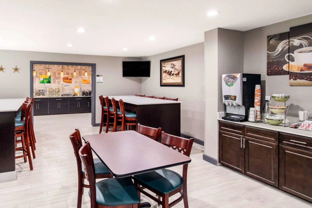 Quality Inn & Suites Plano East - Richardson