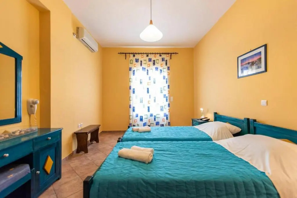Santorious Spacious Apartment