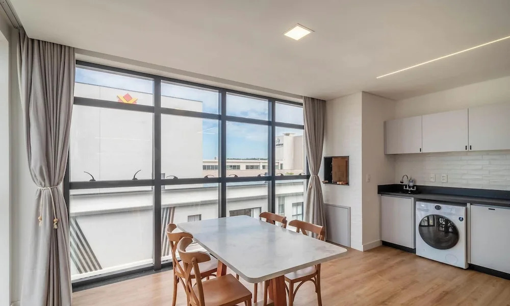 Apartments in a Building With a Pool, 180m From the Beach in Bombinhas - Sfrs