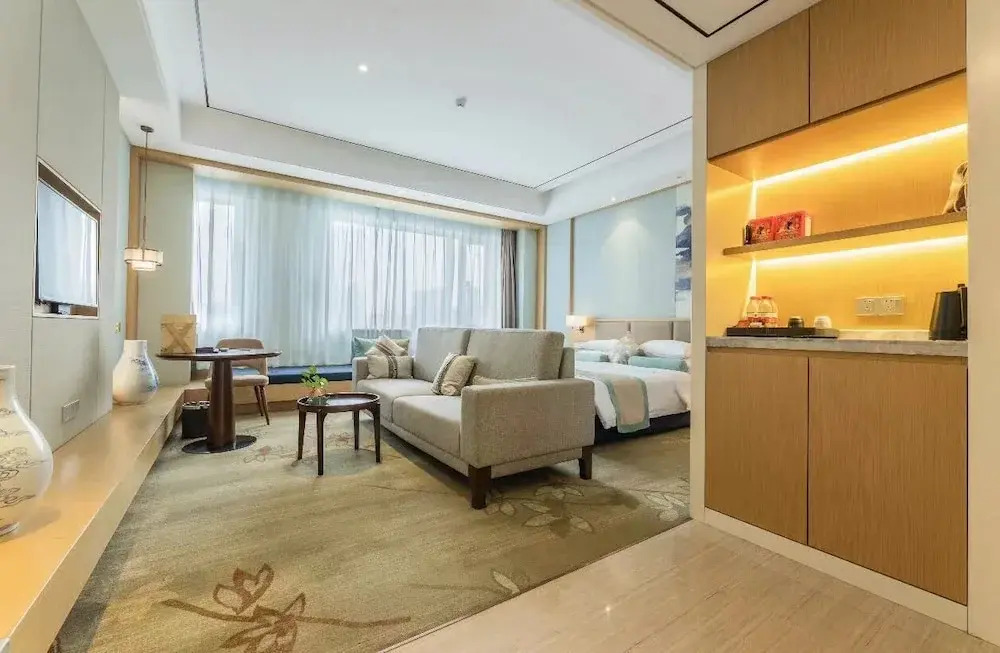 Century Runhua Hotel