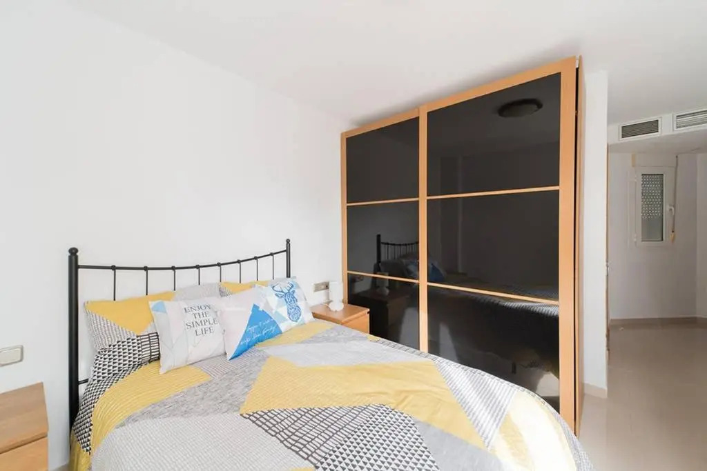 Amplio apartamento a 50m de la playa/Wide and cozy apartment 50m from the beach perfect for families