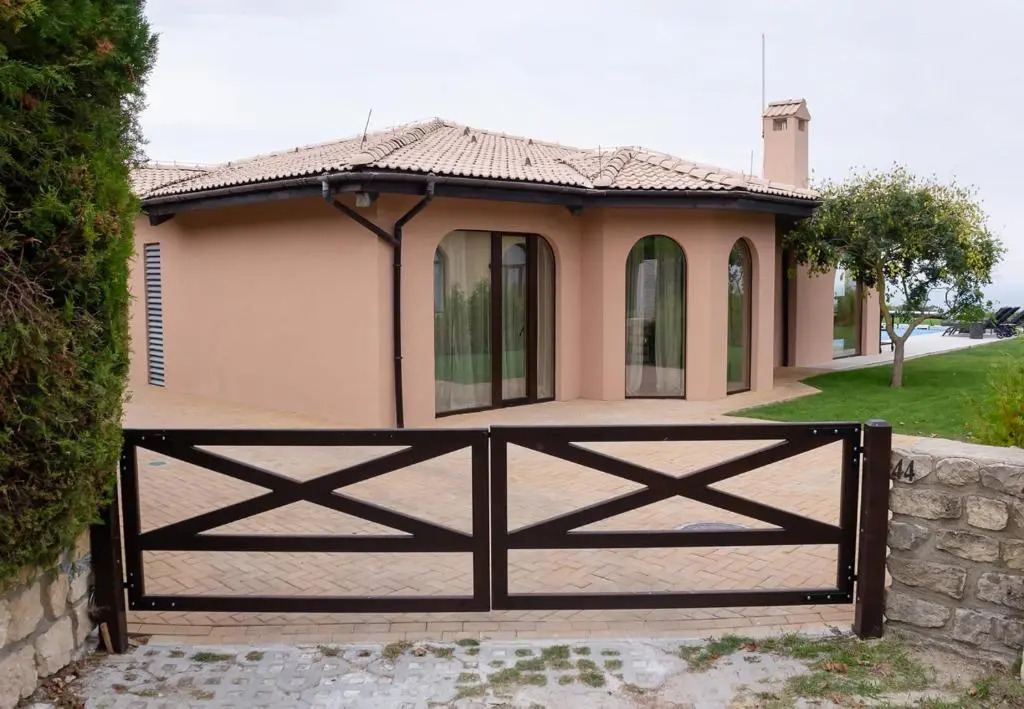 Luxury 4-bedroom Villa in Black Sea Rama Resort by Flat Mаnager