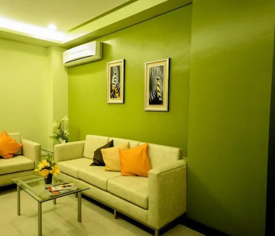 Santoni's Place