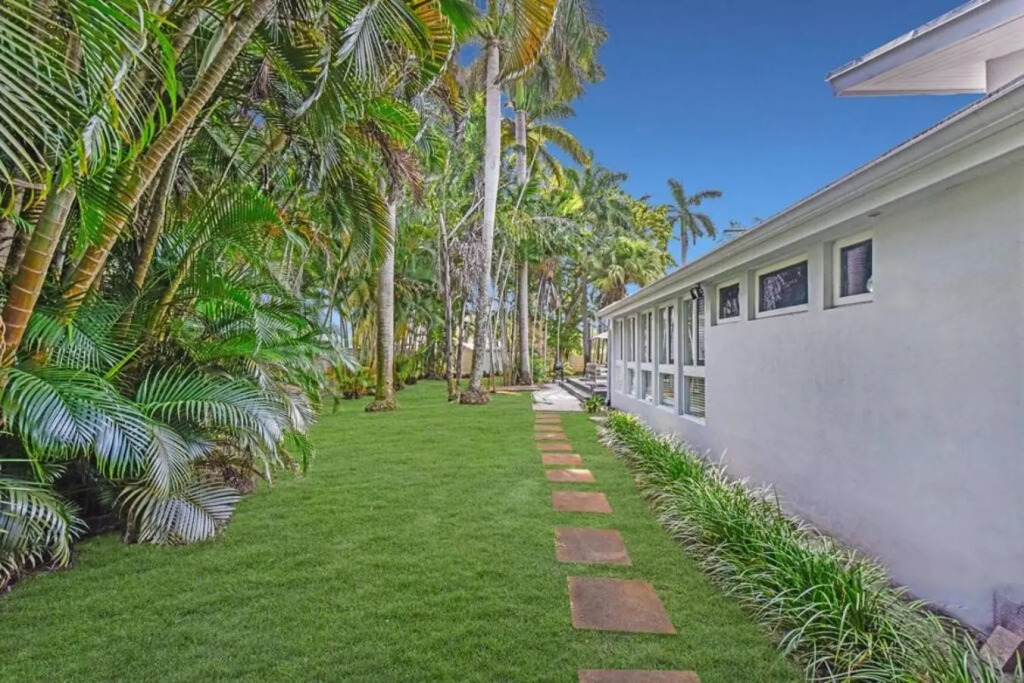Large home with king bed on an acre lot