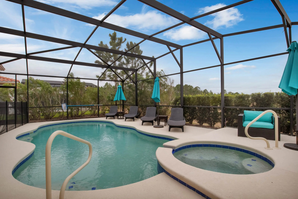 7 Bedrooms / 5 Bathrooms / Solterra (4103 OD), Davenport, US
