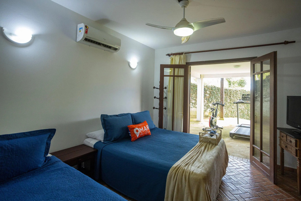 Casa Duplex Em Manguinhos Com Piscina | E 266