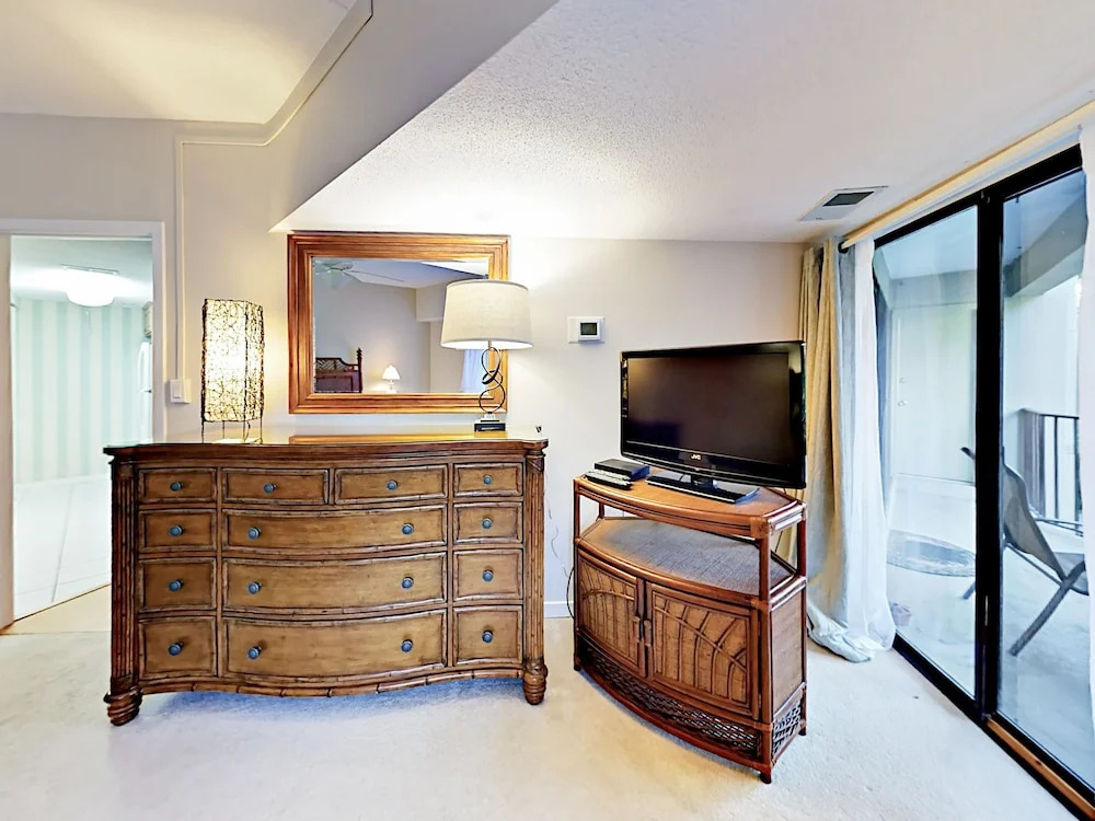 Forest Beach Unit 105 - 2 Br Condo
