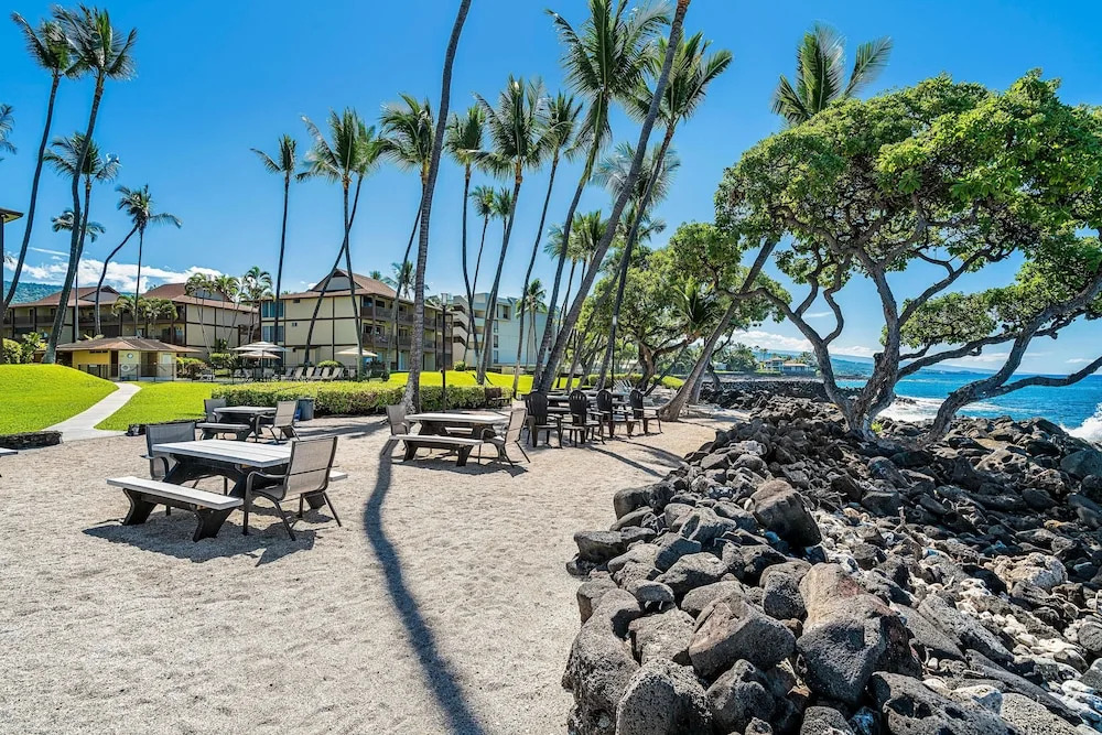 Kona Isle D2