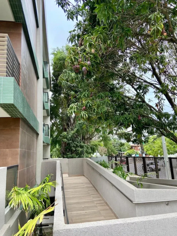Flat a 120 metros das Piscinas Naturais