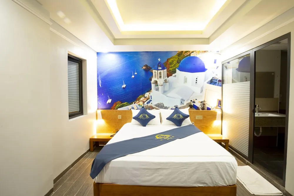 Cozi 9 Hotel - Theme Hotel