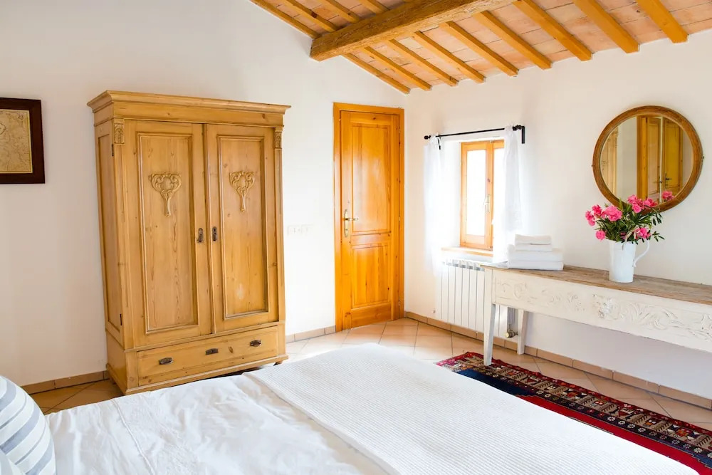 Home set in Olive Grove With Stunning Views