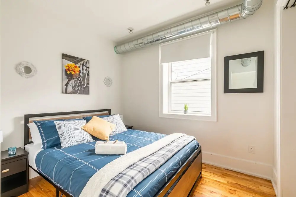 Stylish and Upscale 2BR Loft - Near Queen Street