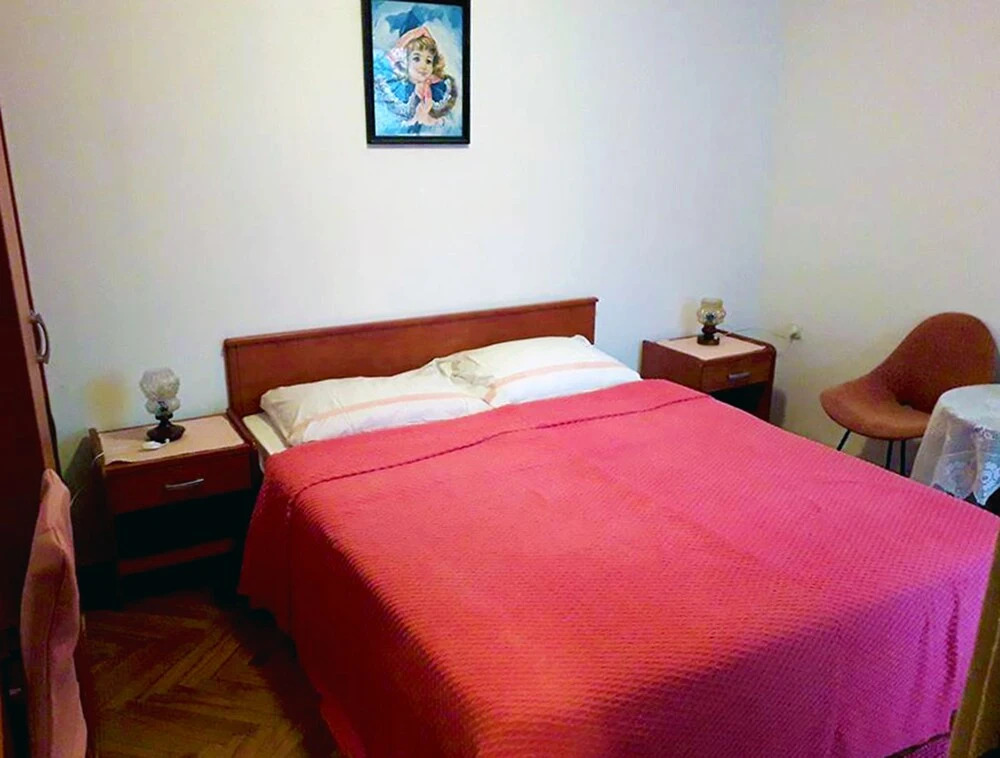 Ema Rooms