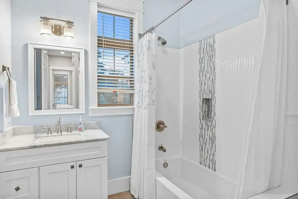 Sandy Smiles by Avantstay Seagrove Walk to Beach + Pool