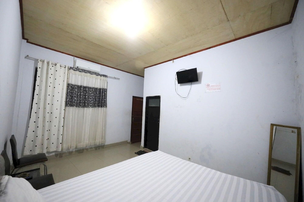 Hotel O Kos Citra Syariah Near Bukit Marezo
