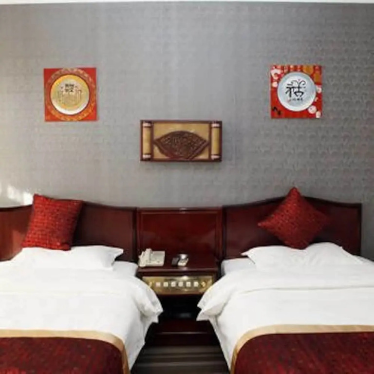 Bailu Binshe Hotel (Beijing Xinguozhanhou Shaqi Subway Station)