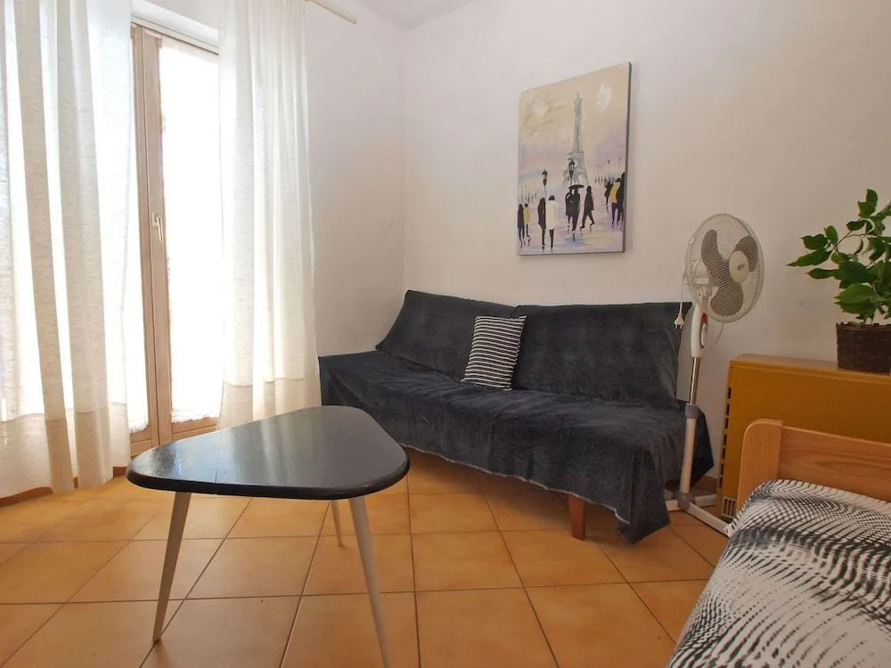 Apartment 1095