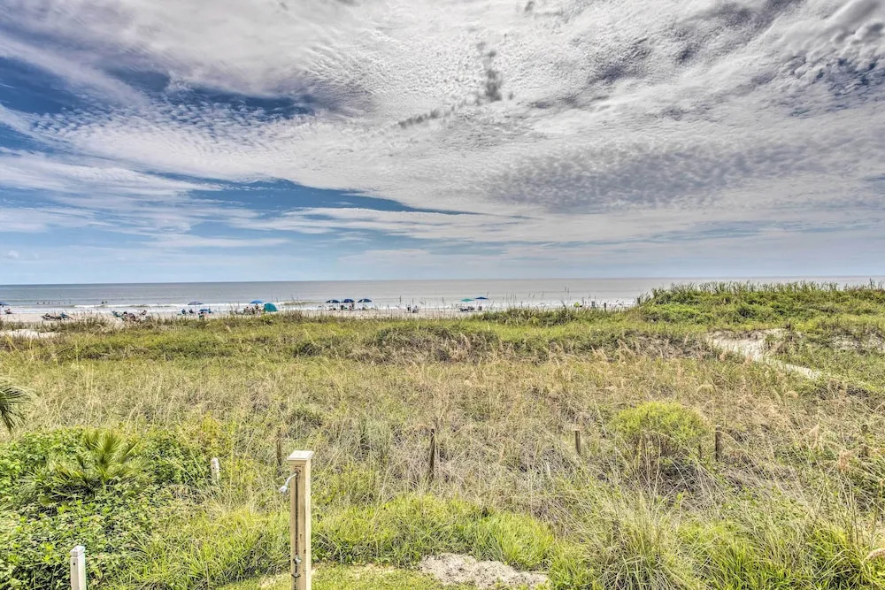 Sunny Windy Hill Beachfront Condo w/ Private Patio, North Myrtle Beach