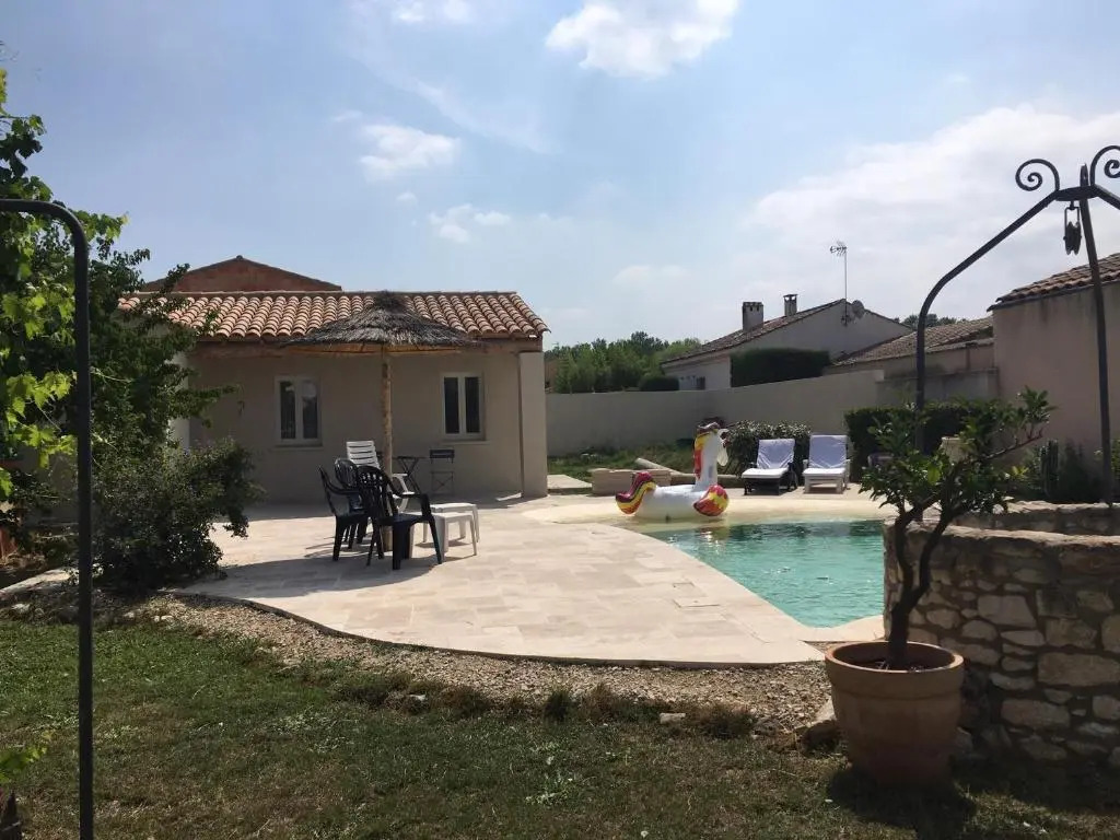 Coquet 2 pièces au calme avec piscine (2/4 pers)