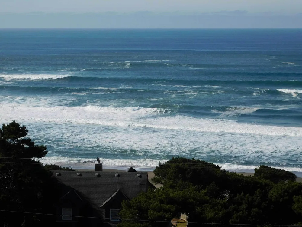Ocean-view Lincoln City Retreat w/ 3 Viewing Decks