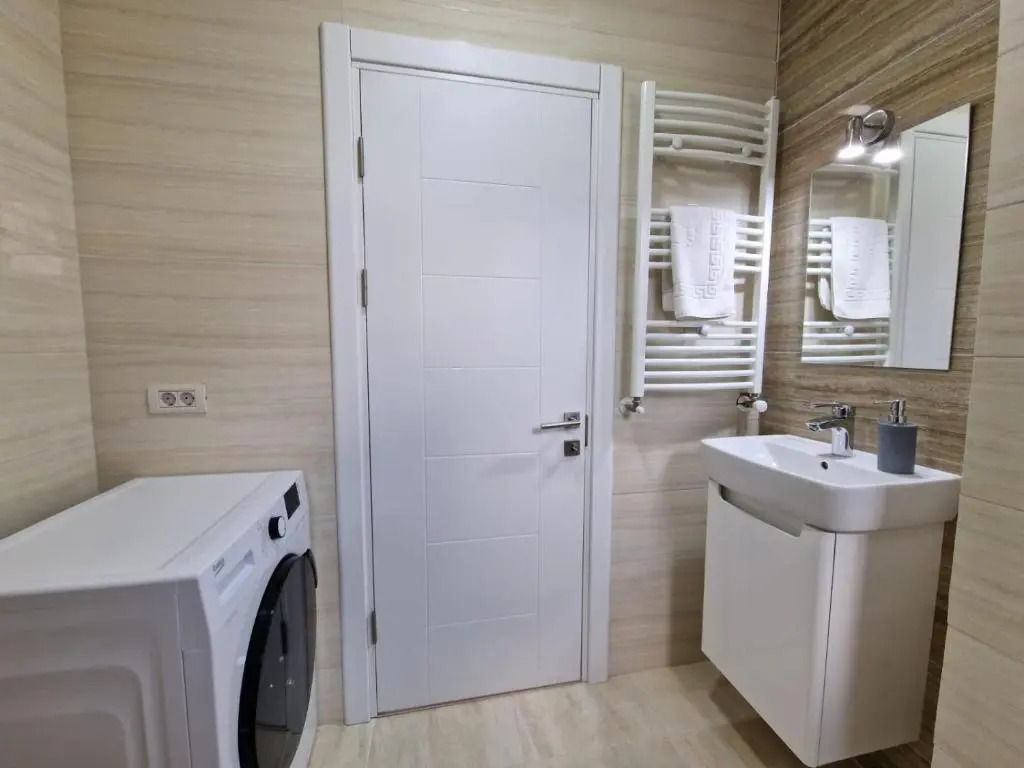 RoApart B2 Home Apartamente 2 și 3 camere terase spațioase vedere si parcare