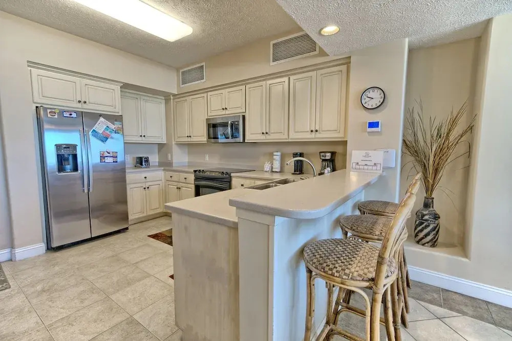 Beautiful Beachfront Condo with Pool View - Unit 0203 by RedAwning