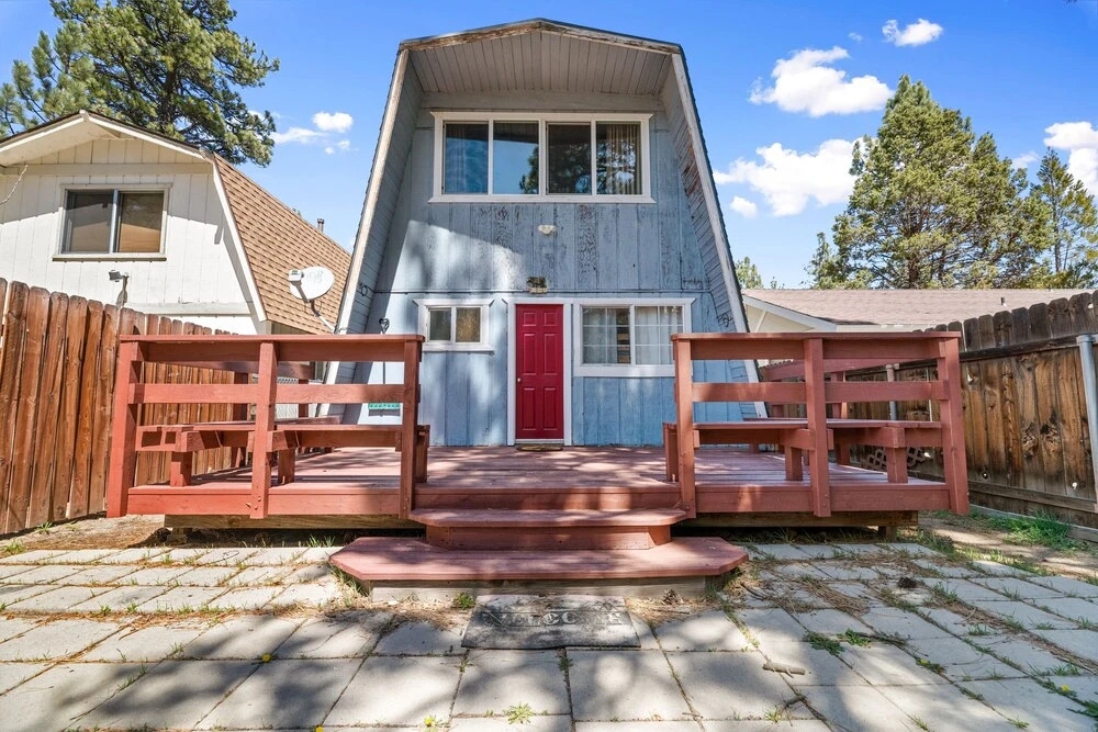 The Grizzly Grotto - Gorgeous Gambrel With Gaming Consoles And Fast Wifi! 3 Bedroom Cabin
