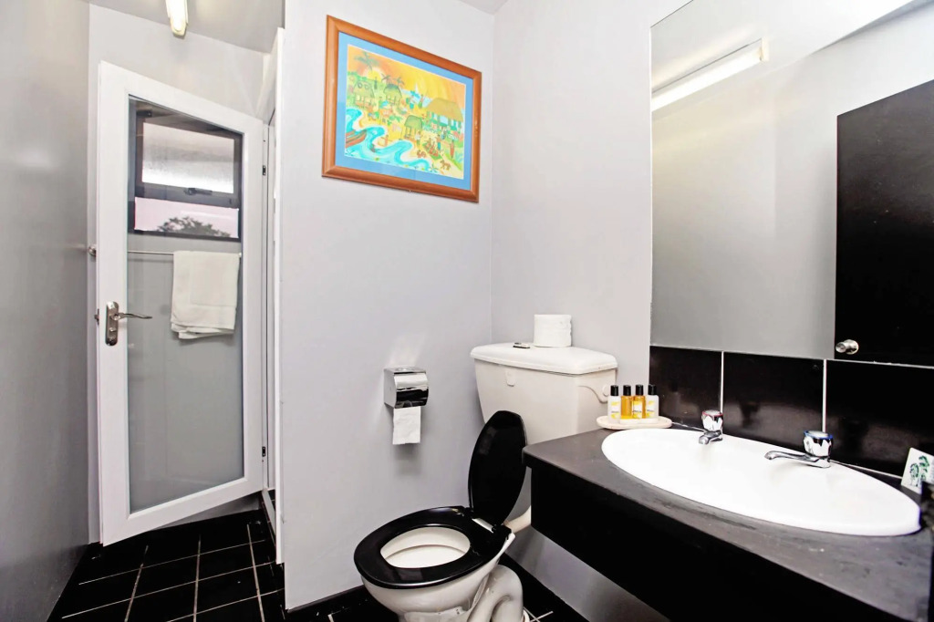 Travellers Point Hotel