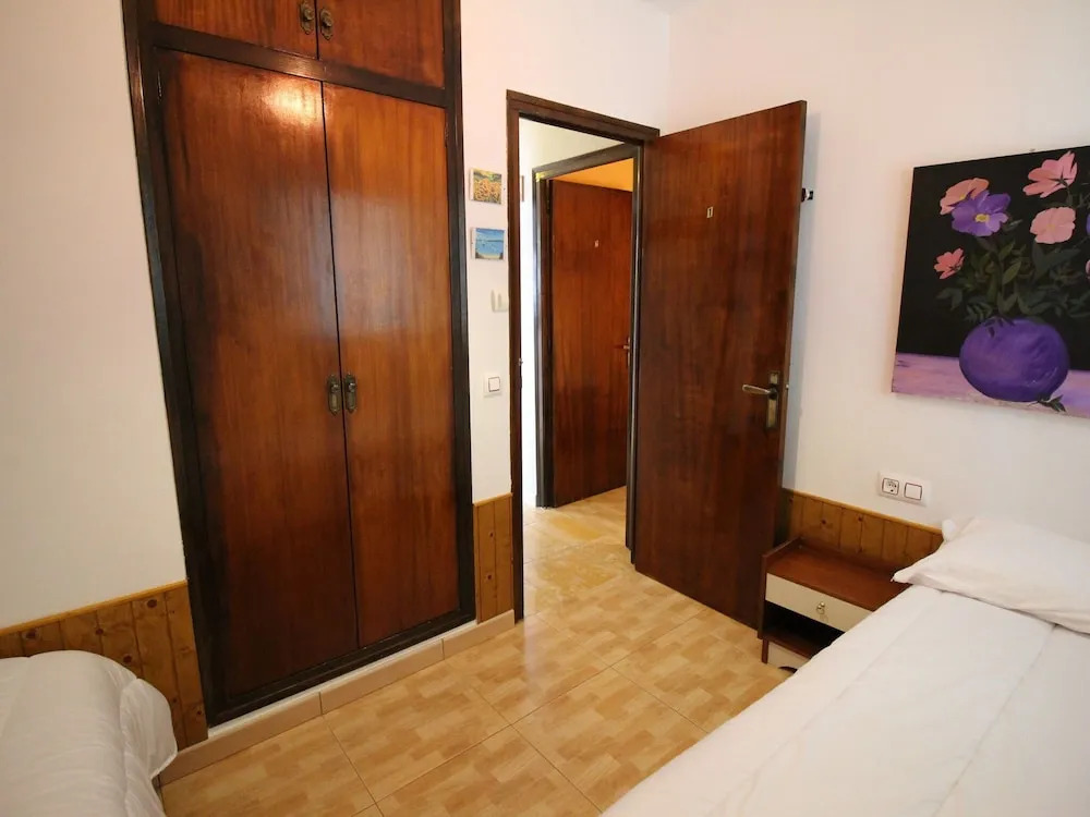 Comfortable Property in Empuriabrava With Garden, Barbecue and Three Bedrooms