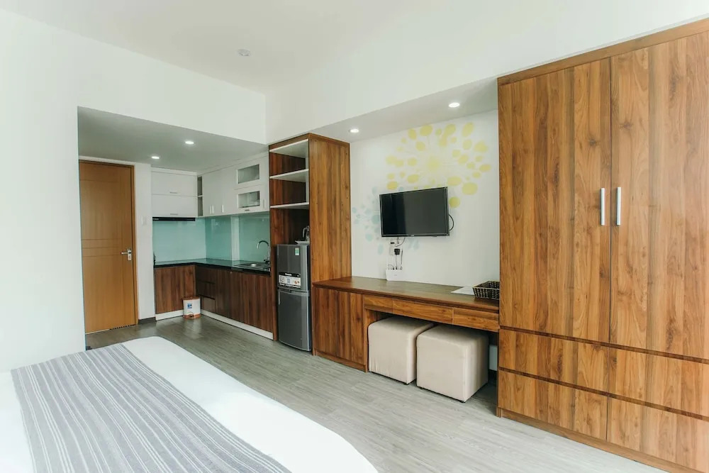 Royal Lion Hotel and Apartment