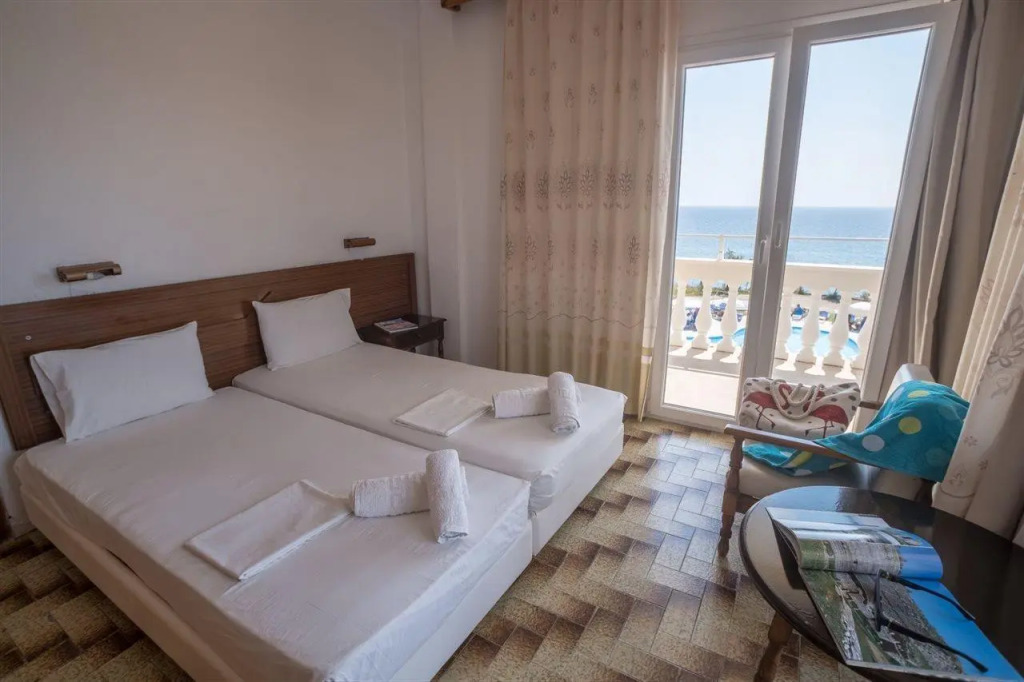 Ananias Hotel