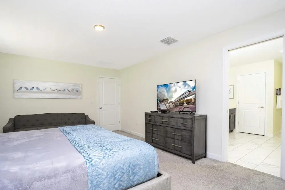 Luxurious Single Family Home w Pool Close to Disney 1568M
