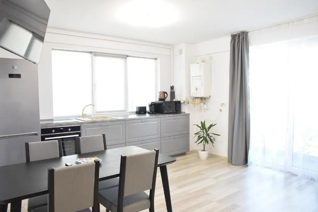 RoApart B2 Home Apartamente 2 și 3 camere terase spațioase vedere si parcare