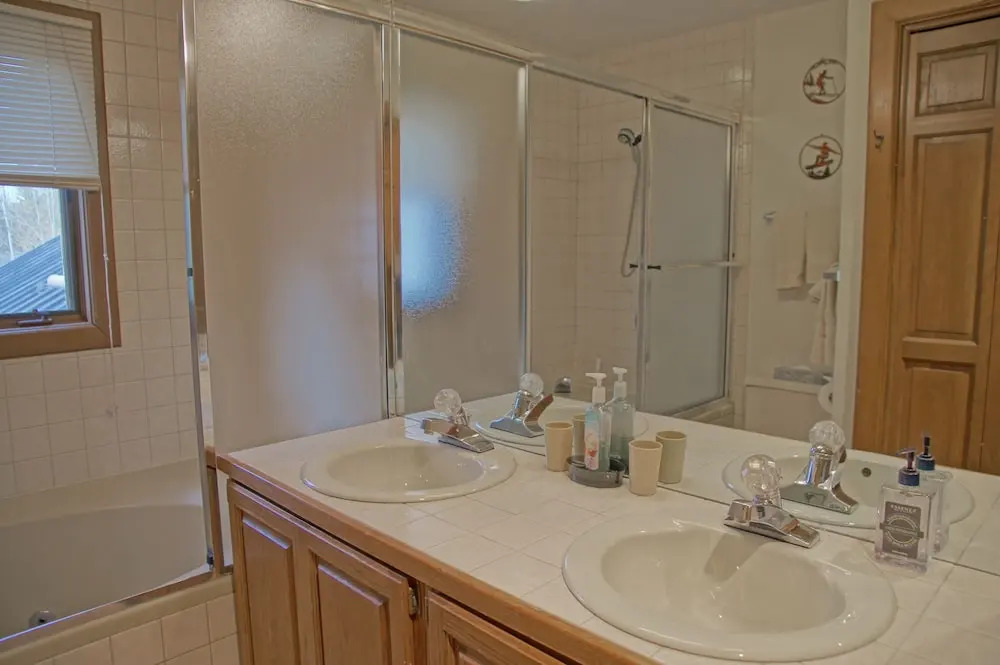 1546 Matterhorn Cir 6 5 Bedroom Home