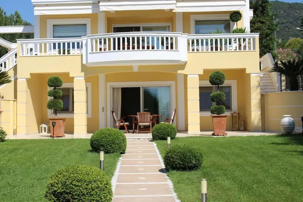 Shemesh Gardens House