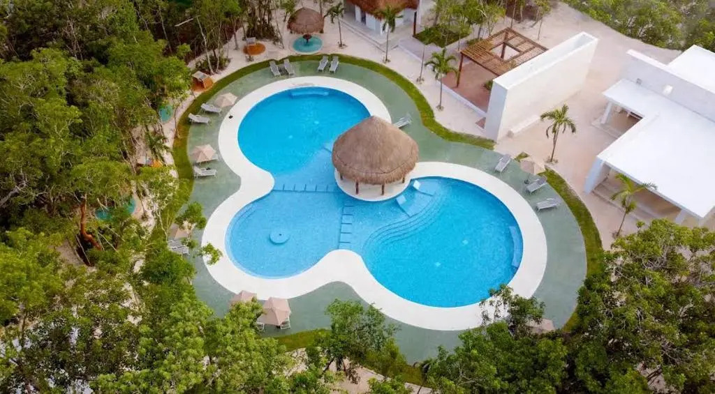 2-Bedroom Condo by the Jungle w/ Swimming pool