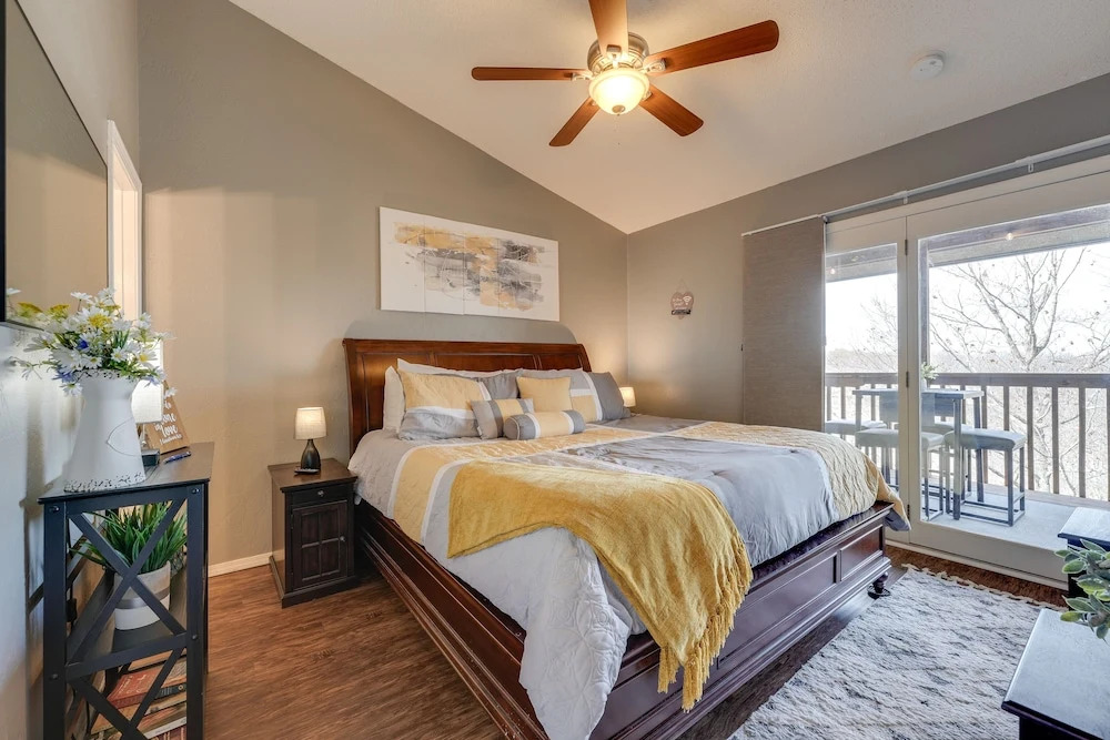 Branson West Condo ~ 1 Mi to Silver Dollar City!