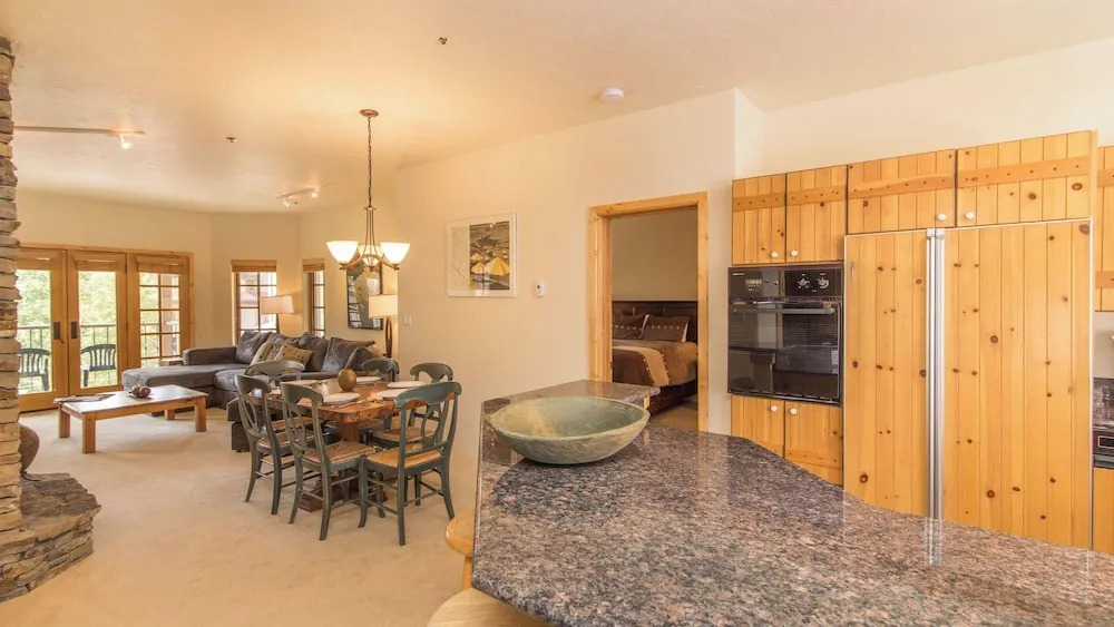 Westermere 311 by Avantstay Gorgeous Condo In Great Location!