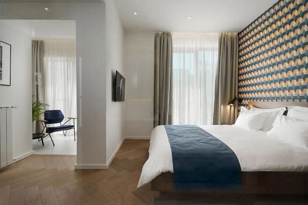 Dominic Smart & Luxury Suites - Edition