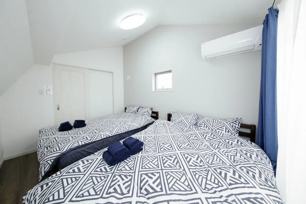 Higashi-Rokugo House WHITE by Tranova