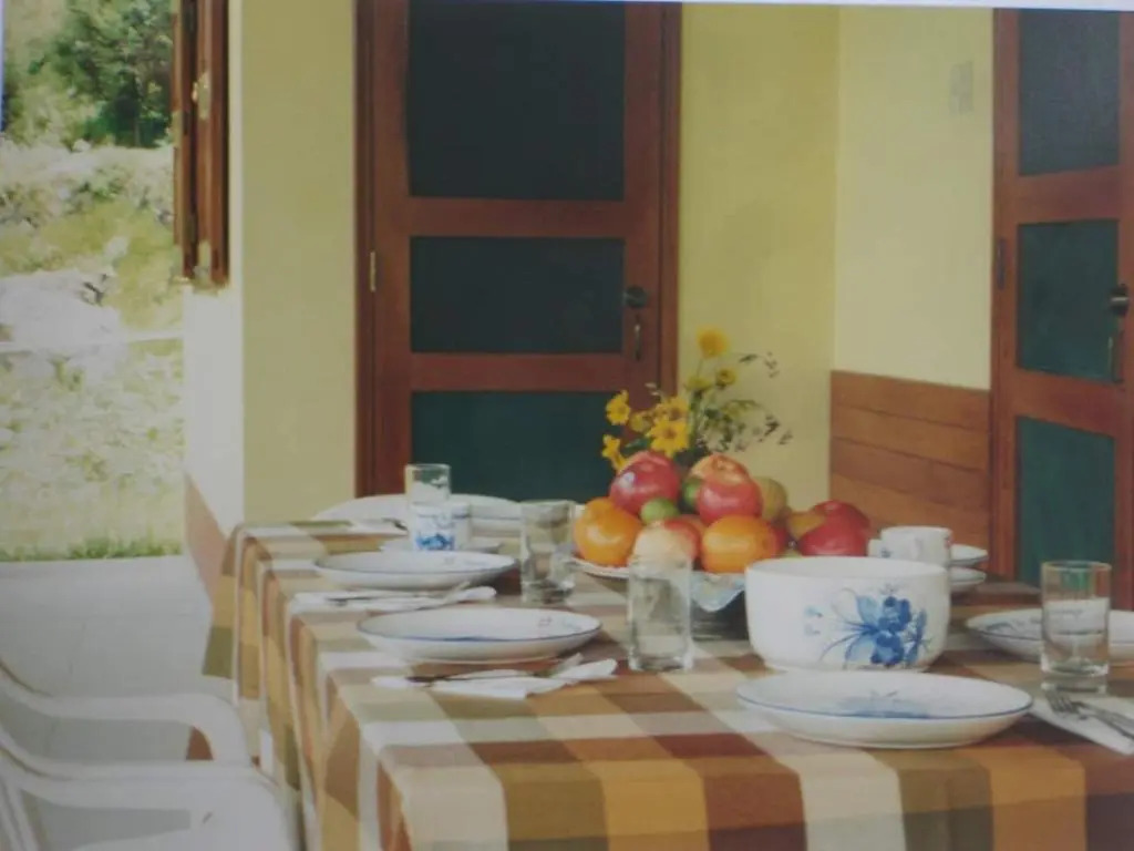 Swiss Chalet with Private Kitchen near Lima
