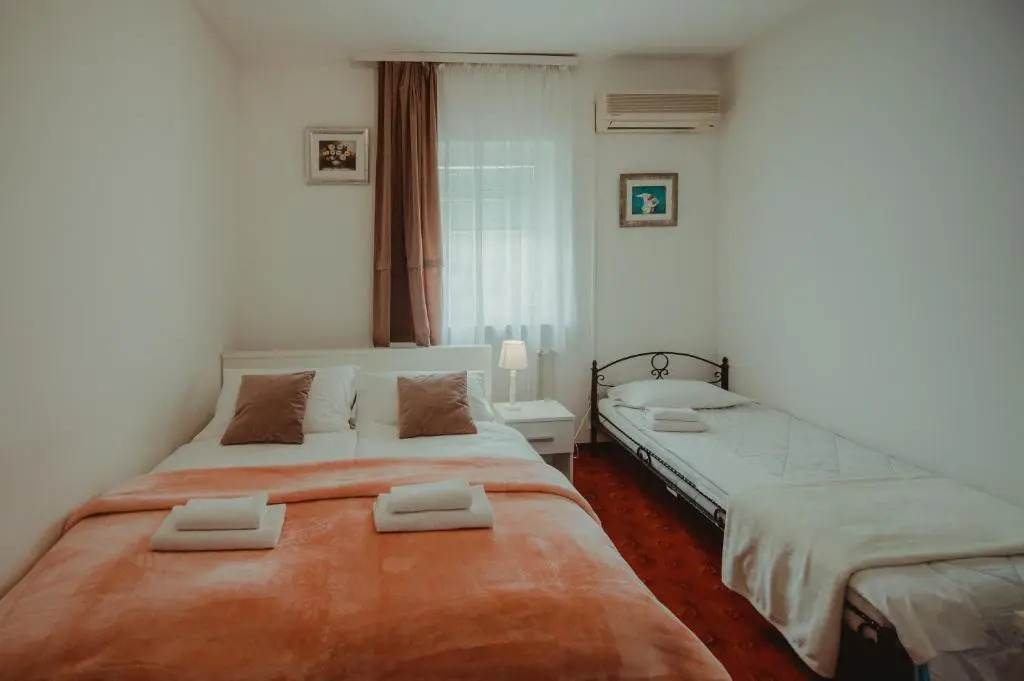 B&B Laguna