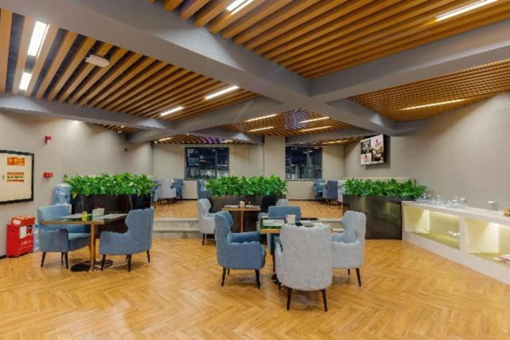 Echarm Hotel (Foshan Huangqi)
