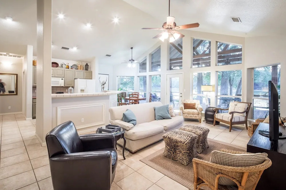 Serenity Shores House 3 Bedrooms 2.5 Bathrooms Home