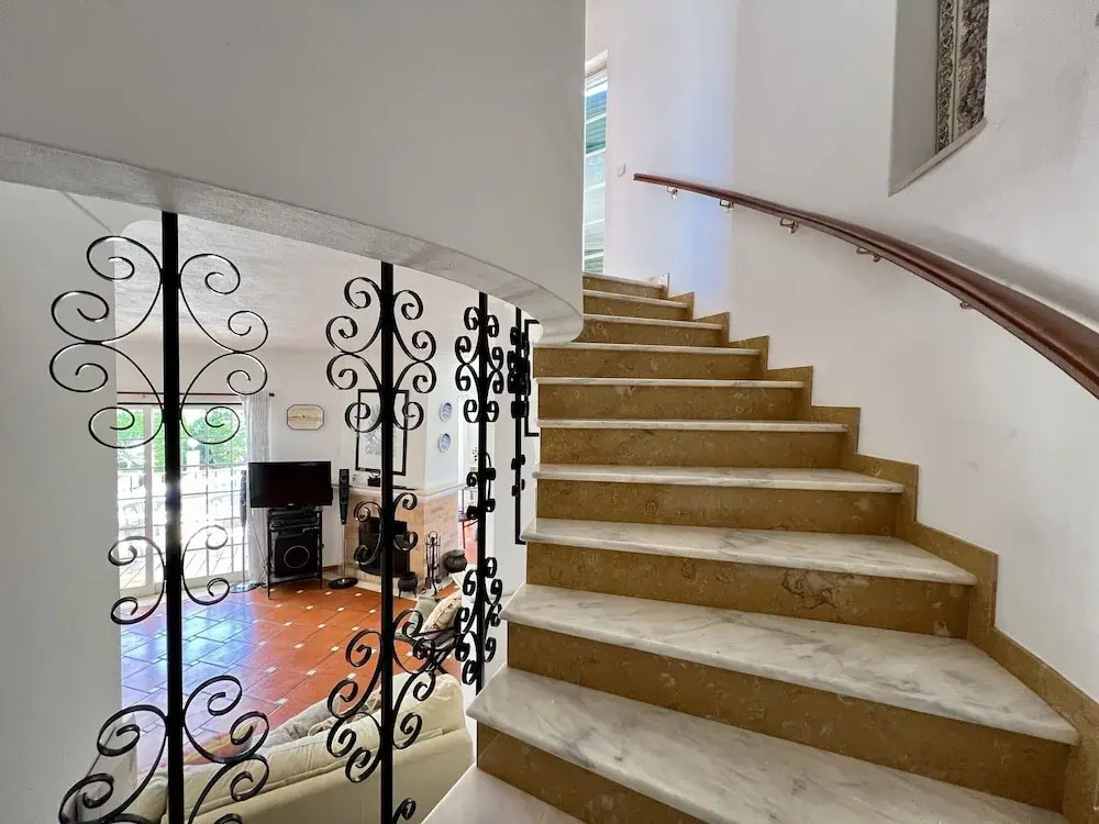 Alvor Traditional Villa With Pool by Homing