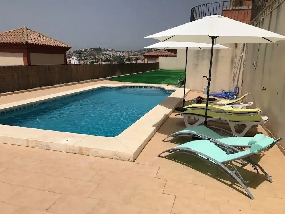 Rooms in Seafront Villa