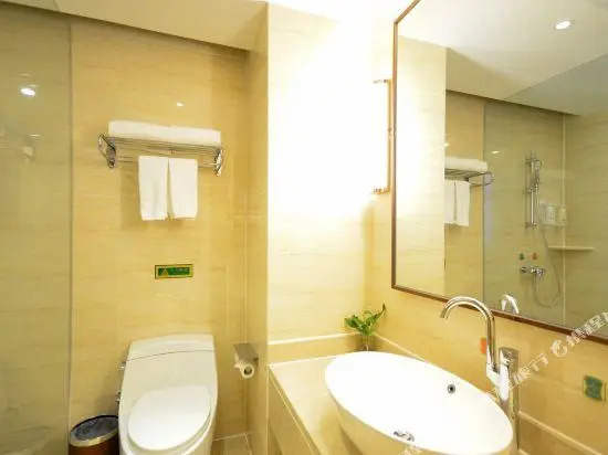 Vienna International Hotel (Wuhan Guanggu Zanglong Island)