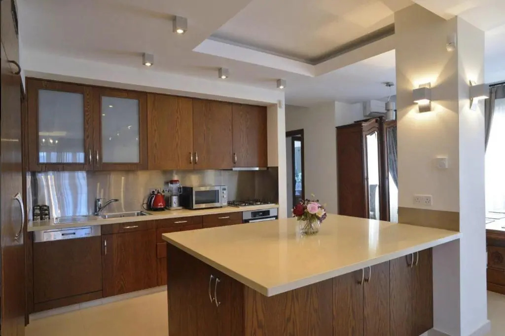 Paphos luxury penthouse 175 sq.m / 10 minutes drive to the sea
